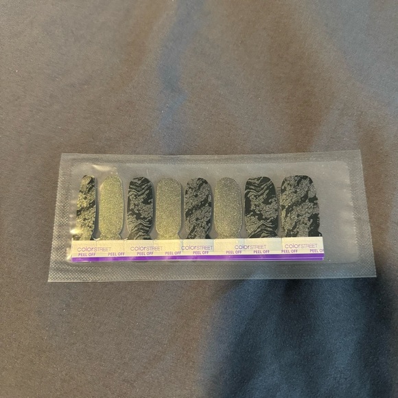 *Retired* Color Street: Magic Potion | Halloween Green Purple Fall Glitter - Picture 3 of 15